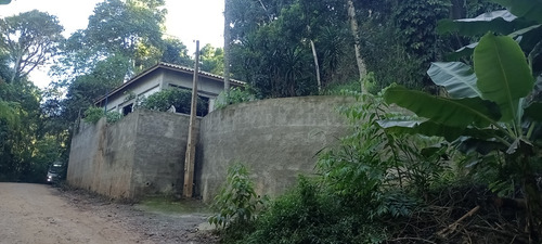 Casa 85 M2 Com Terreno De 10.691 M2.