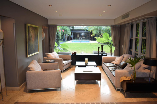 Casa En Venta En Casco De San Isidro, 5 Ambientes