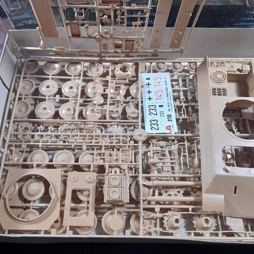 Imagem 4 de 8 de Plastimodelo Tank Panther Da Alemanha Ww2 1:35 Italeri 270