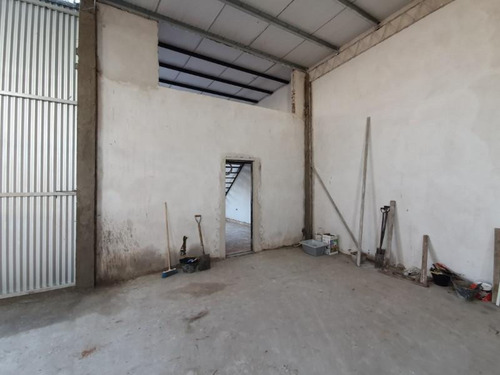 Imagen 13 de 19 de Galpon De 250 M2 Con Oficinas A Estrenar, Terreno De 1.250 M2 - Sobre Asfalto!
