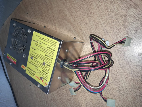 Fuente De Alimentación Computadora Gris (Usado)