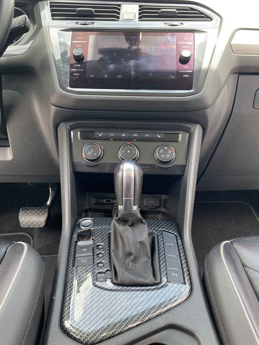 Imagen 13 de 14 de Volkswagen Tiguan 2019 5p R-line L4/2.0/t Aut