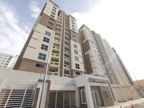 Yilmer Salazar Vende Apartamento En Urbanizacion Base Aragua En Maracay 24-1611 Yjs