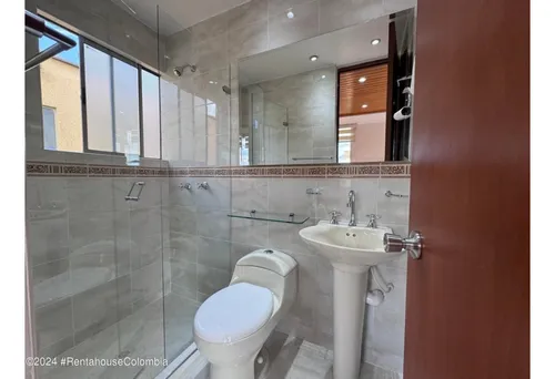 Apartamento En Modelia Occidental Rah Co: 25-142