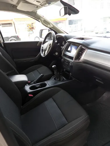 Ranger Doble Cabina Xlt Plus Estándar Trae 32000 Km.