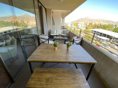 Departamento En Venta De 4 Dorm. Cercano Al Portal La Dehesa