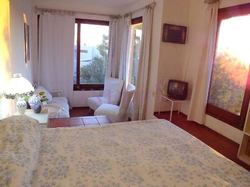 Casa En Venta Y Alquiler En La Barra De La Ruta Al Agua. 3 Dormitorios Màs Dependencia De Servicio.- Ref: 364