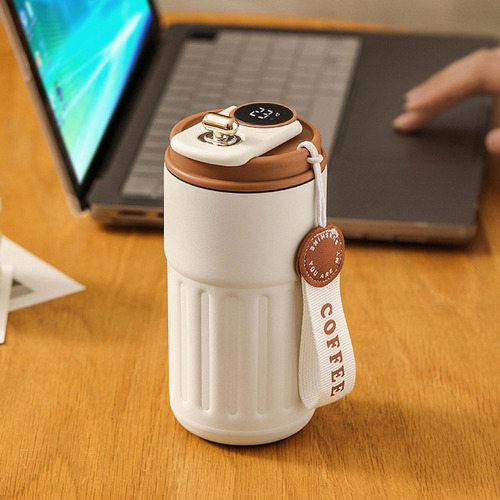 A Taza De Café De Viaje, Vaso De Café Con Aislamiento