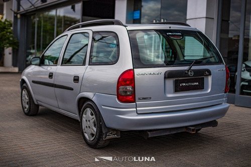 Chevrolet Corsa 1.6 Gl Aa Dh Sw