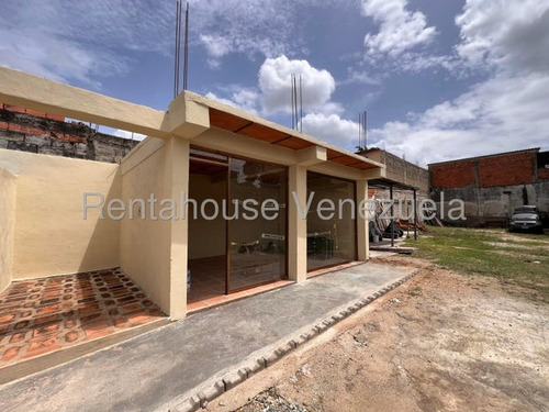 En Venta Terreno Con Locales En Santa Rosa, Maracay (jbra)