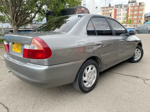 Mitsubishi Lancer 1.6 Glxi