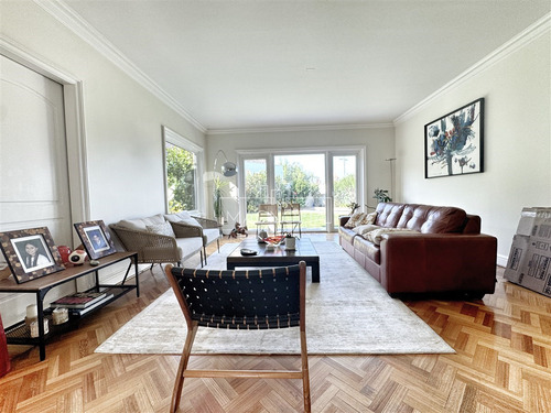 Casa En Arriendo De 6 Dorm. En Lo Barnechea