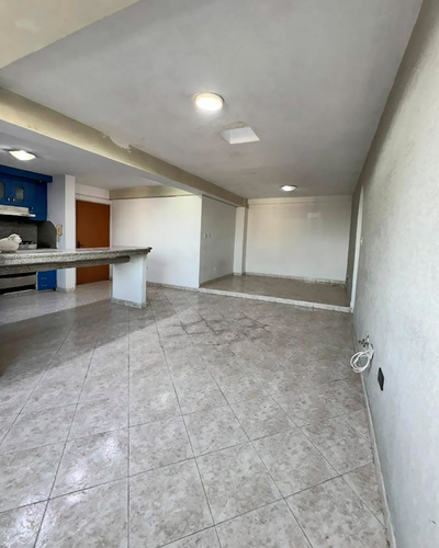 Venta Apartamento 90 Mts. Urb. Los Caobos Maracay Aragua