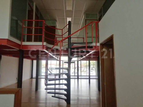 Locales En Renta En Exclusiva Torre En Metepec