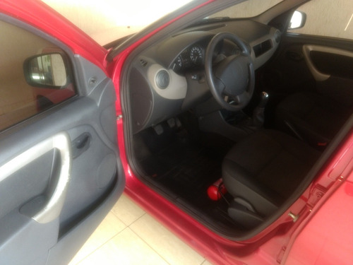 Renault Sandero 1.0 16v Expression Hi-flex 5p 2010