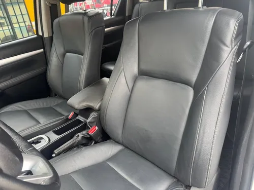 Toyota Hilux 2.4 Automatica Full 4x4