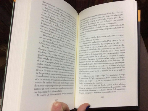 Imagen 5 de 5 de La Mujer Silenciosa Por Monika Zgustova