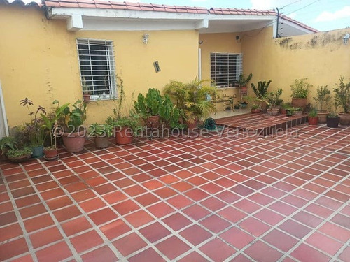 Casas En Venta En Cabudare Zona Piedad Norte C O D  2 - 4 - 1 - 7 - 8 - 1 - 0 Mp