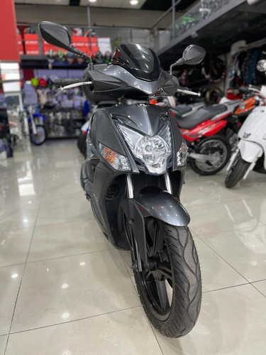 Imagen 7 de 8 de Kymco Agility 200i - Usado - Motos M R