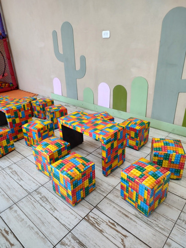 Combo Mesa Y Mini Puff Infantiles Alquiler Zona Sur