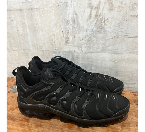 Nike Air Vapormax Plus (12 Us)