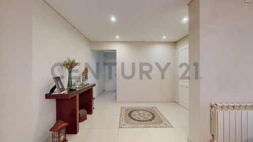 Casa En Venta En Grand Bell 1, Mirá Las Fotos Y Recorré El Tour Virtual!!!