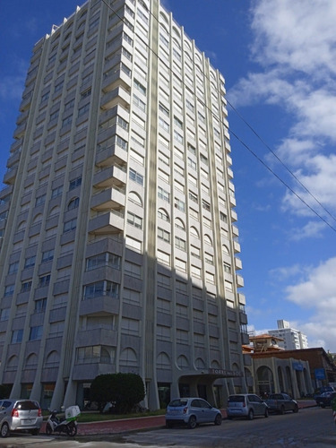 Imagen 16 de 16 de Monoambiente En Península, Punta Del Este Superficie 31 M2. U$s 95.000