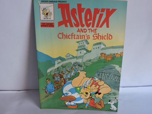 Livro Asterix And The Chieftain's Shildlivro Asterix And The