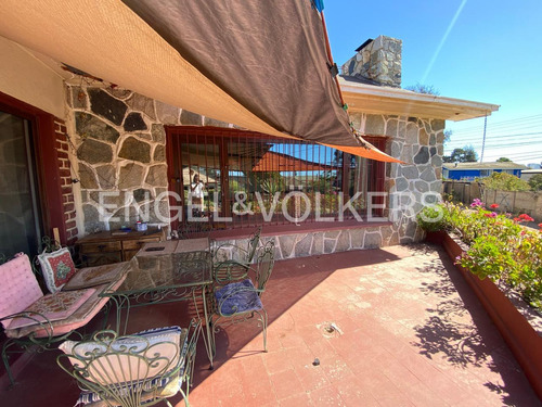 Acogedora Casa En Los Romeros