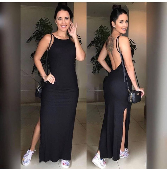 vestido preto longo com tenis branco