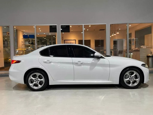 Alfa Romeo Giulia 2.0 200cv 200 Distinctive