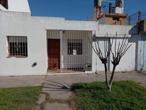 Casa 3 Ambientes Con Garage Y Lavadero Zona Gascon Y Peru