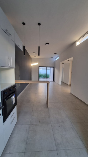 Venta Duplex En Barrio Prados Manantiales, Cordoba