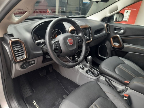 Fiat / Toro 2.0 16v Volcano 4wd 2017 Prata