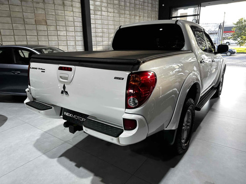 Mitsubishi L200 Triton 3.5 HPE 4X4 CD V6 24V FLEX 4P AUTOMÁTICO