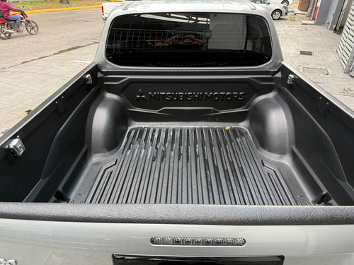 Mitsubishi L200 2.4 Cd Gls 4X4 At