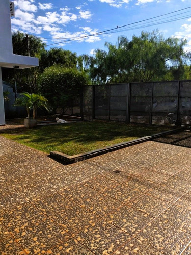 Casa En Venta Oberá, Confort Familiar, Privacidad Y Espacio