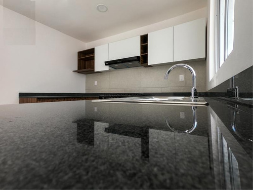 Imagen 5 de 11 de Casa Sola En Venta Res. Frailes Con Amplio Jardín. Zona Universitaria.