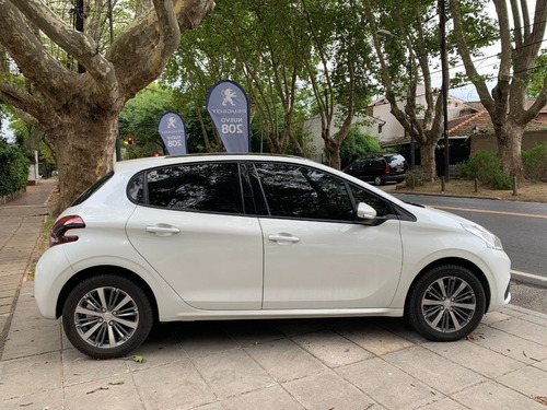 Peugeot 208 Feline Tiptronic
