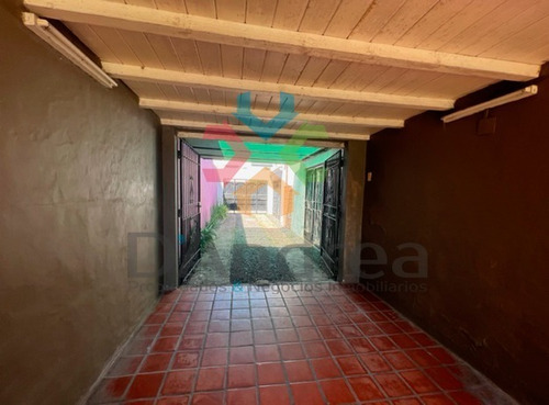 Venta / Oportunidad Antigua Casa Refaccionada En B° Villa Del Parque