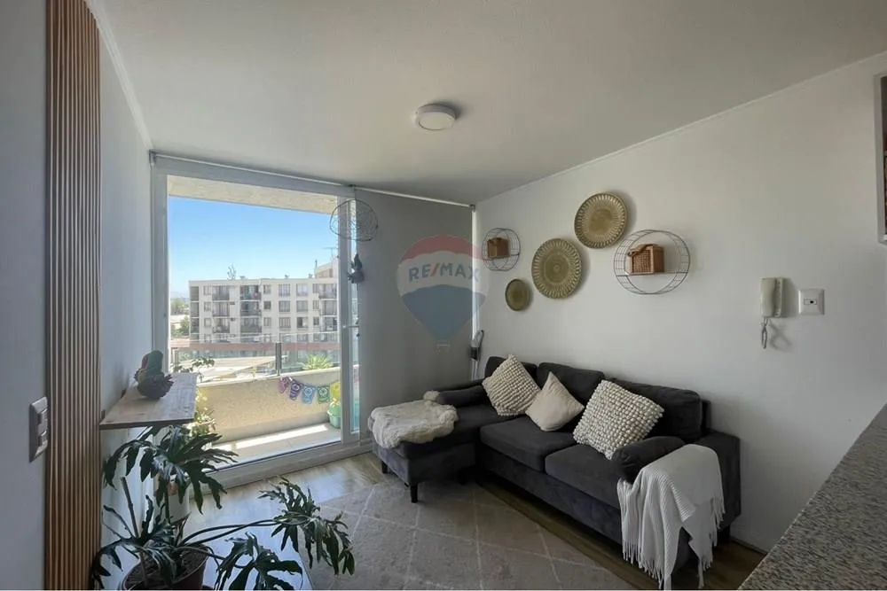 Imagen 2 de 10 de Se Vende Depto. 1d+1b A Pasos Del Metro R.d.araya