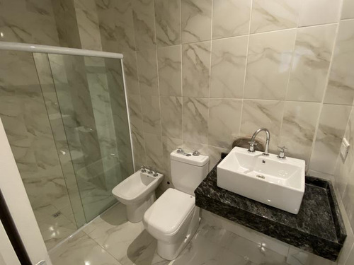 Excelente Departamento De 3 Ambientes A La Venta Lyon En Adrogué
