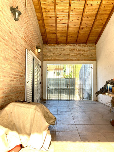 Imagen 4 de 30 de Juncal 1255, Adrogué - Casa America Con Gran Lote