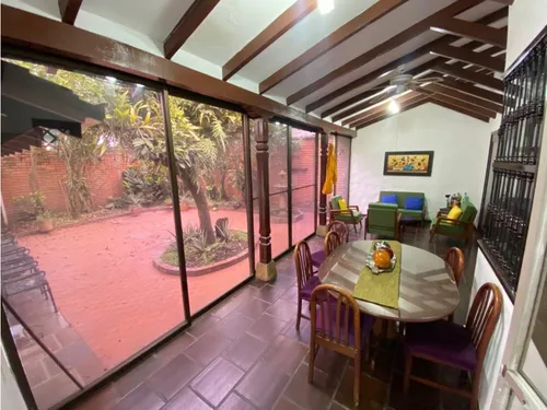 Venta Casa De 380mts2 En Ciudad Jardín, Sur De Cali 8603.