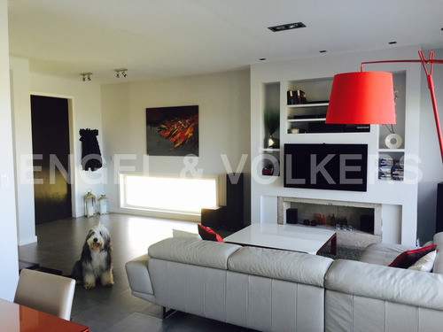 Imagen 4 de 13 de Moderna Casa En Barrio Privado