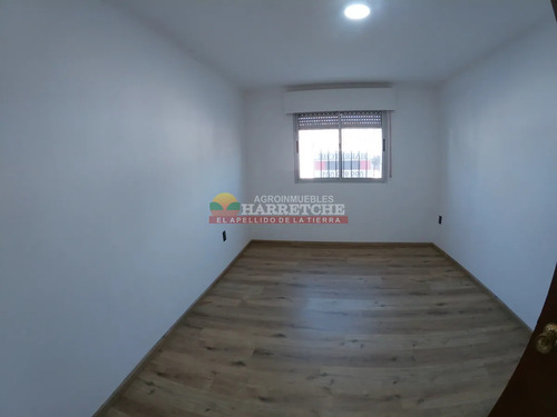 Casa En Canelones, 2 Dormitorios, Fondo, Parrillero.