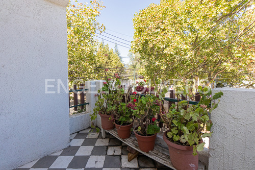 Amplia Casa En Barrio Residencial