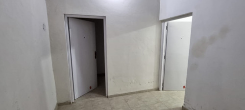 Alquilo En Palomar Departamento De 1 Ambiente 2do Piso F: 9345