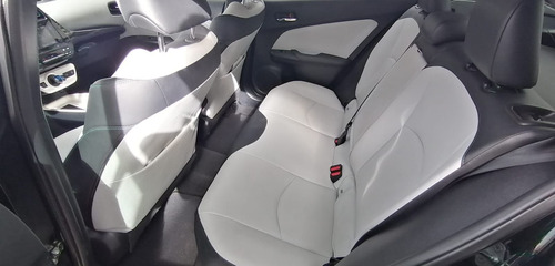 Imagen 11 de 15 de Toyota Prius 2017 Premium