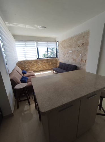 Apartamento En Tucacas, Conjunto Residencial Atlantis Palace. S.p